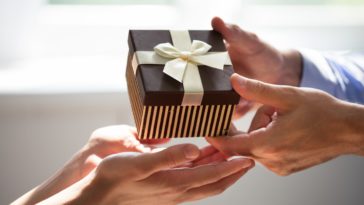 What is the etiquette for gift giving?