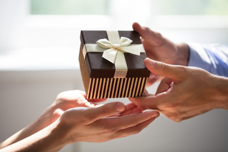 What is the etiquette for gift giving?