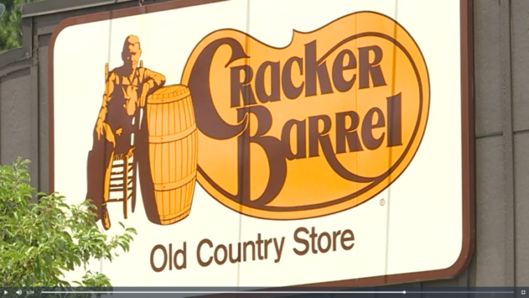 What is the pay week in Cracker Barrel?