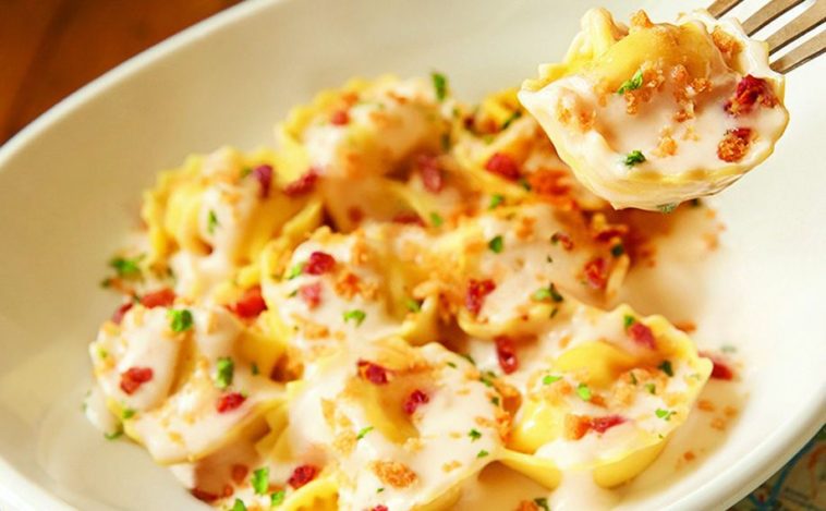 What is tortellini Olive Garden?