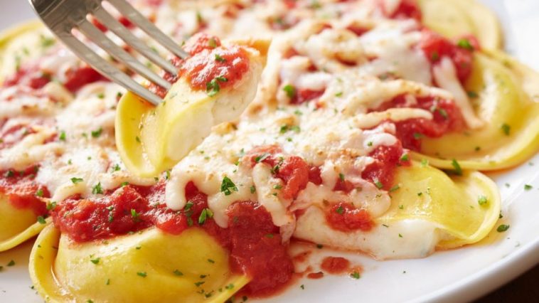 What kind of cheese is in Olive Garden cheese Ravioli?