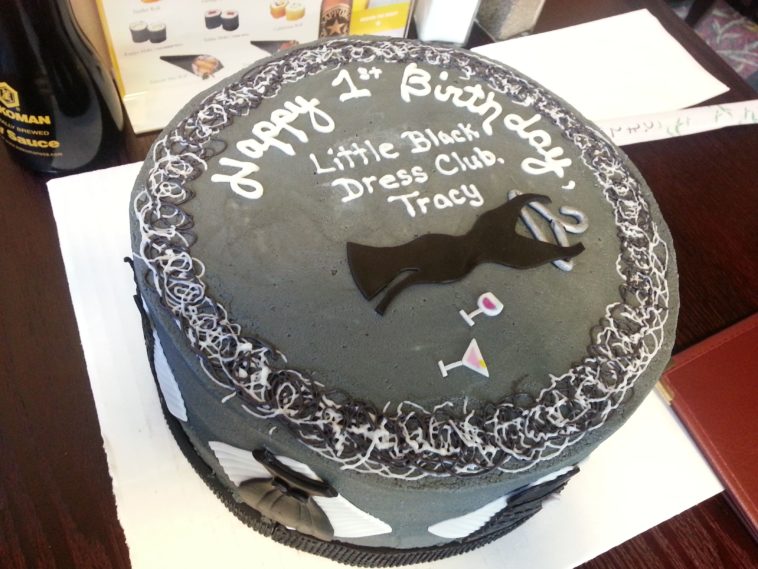 What should I wear to an anniversary dinner?