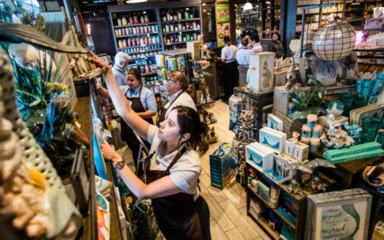 What should I wear to an interview at Cracker Barrel?