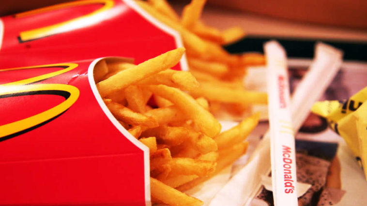 What time does fast food start serving lunch?