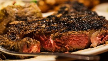 What's better Outback or Texas Roadhouse?