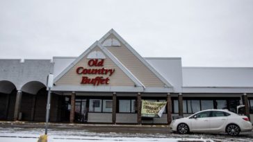 When did Old Country Buffet close in Michigan?