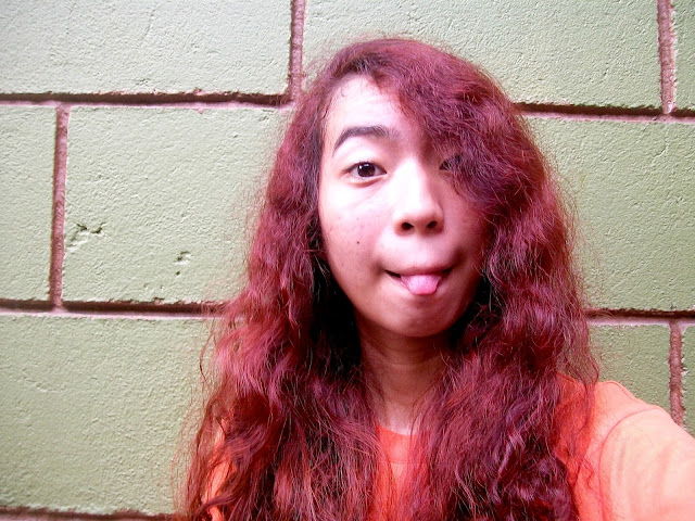 Can I have dyed hair at Starbucks?