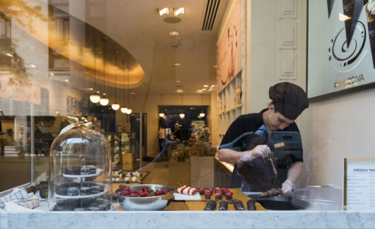 Can I open a cafe in my house UK?