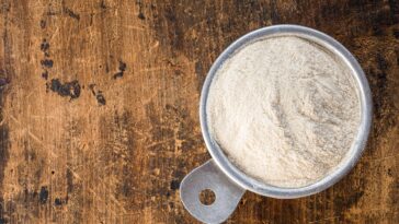 Can I use baking powder instead of xanthan gum?
