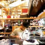 Can I work in a cafe at 17?