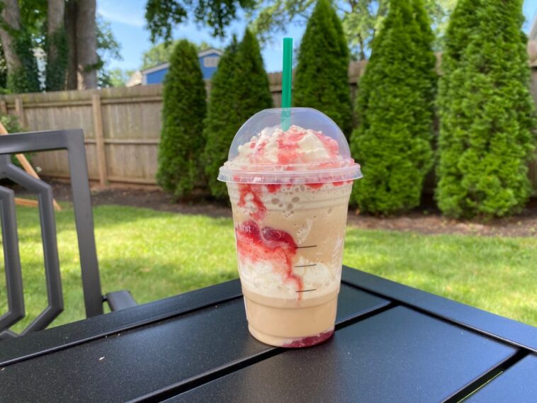 Can you add strawberry puree on Starbucks app?