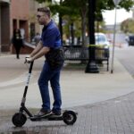 Can you ride electric scooter on sidewalk NYC?