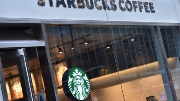 Can you sit at Starbucks without buying anything?