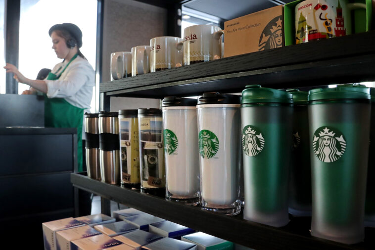 Can you use reusable cups at Starbucks right now?