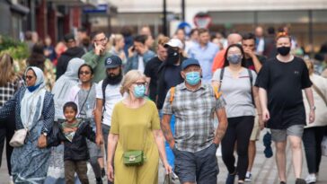 Do I have to wear a mask in Starbucks?