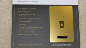 Do Starbucks Gold card members get free refills?