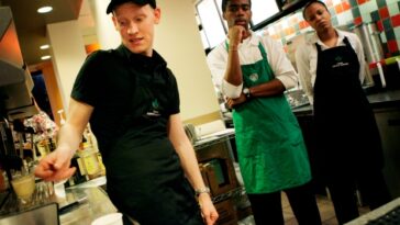 Do Starbucks baristas get paid during training?