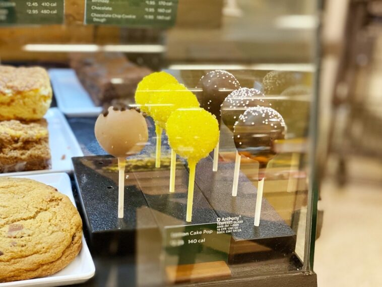 Do Starbucks cake pops have egg?
