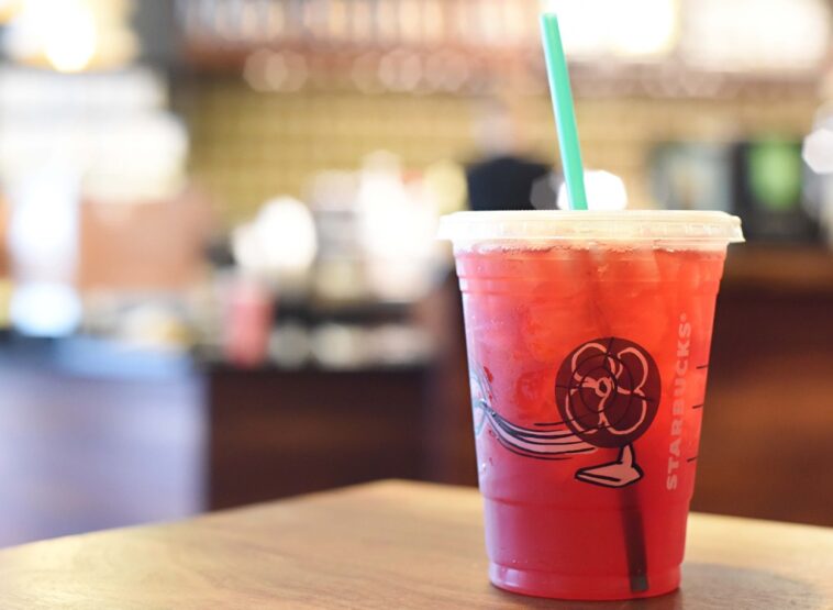 Do any Starbucks holiday drinks come sugar-free?