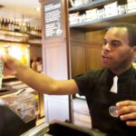 Do baristas get tips at Starbucks?