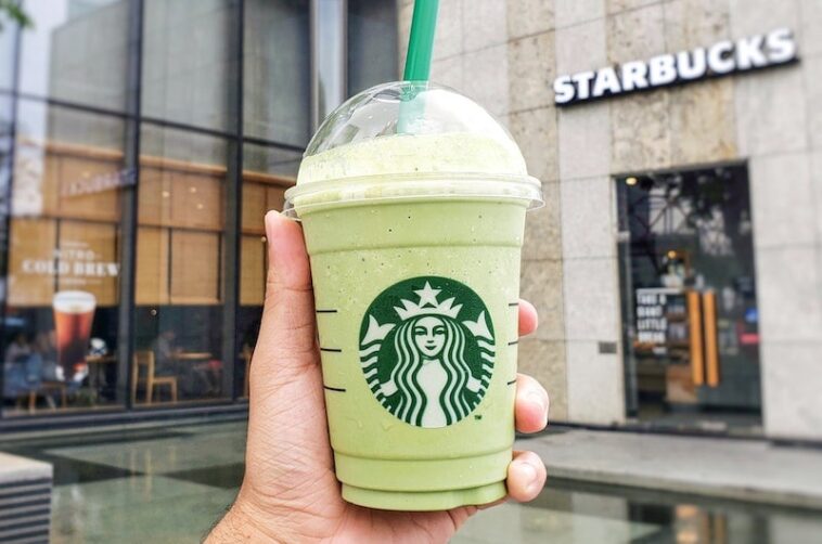 Do frappuccinos at Starbucks have coffee?