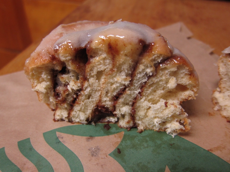 Do they have cinnamon rolls at Starbucks? - Foodly