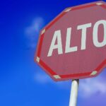 Does Alto mean stop?