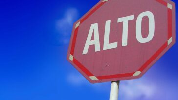 Does Alto mean stop?