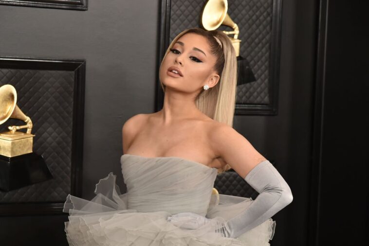 Does Ariana Grande enunciate?