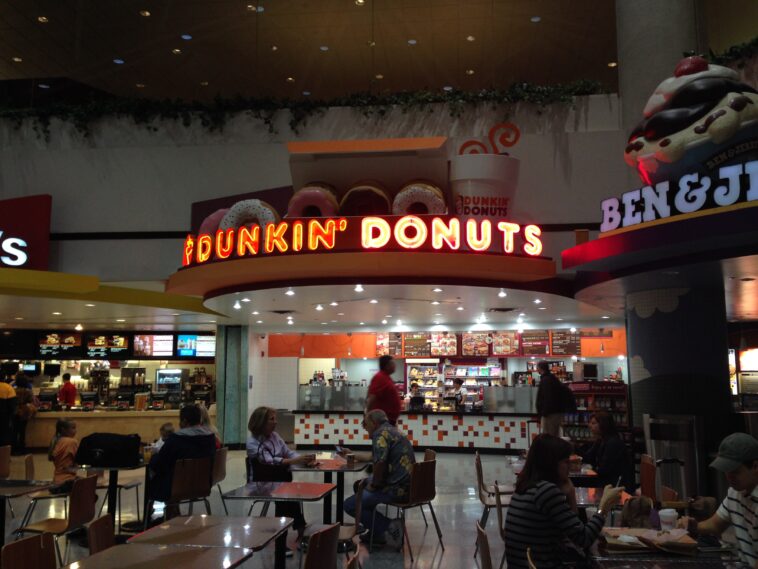 Does Charlotte airport have a Dunkin Donuts?
