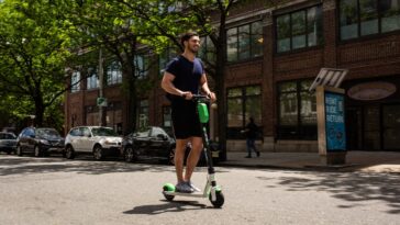 Does Manhattan have electric scooters?