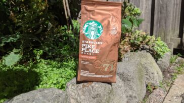 Does Starbucks Medium Roast have carbs?