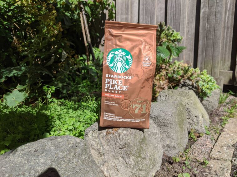 Does Starbucks Medium Roast have carbs?