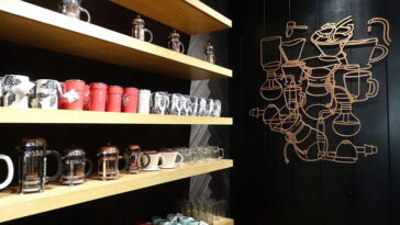 Does Starbucks Reserve sell merchandise?