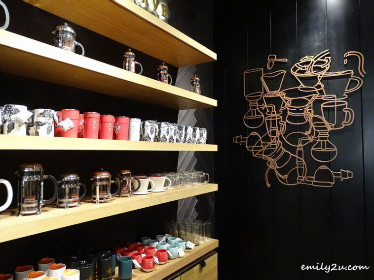 Does Starbucks Reserve sell merchandise?
