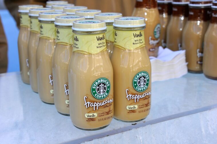 Does Starbucks bottled Frappuccino have milk?