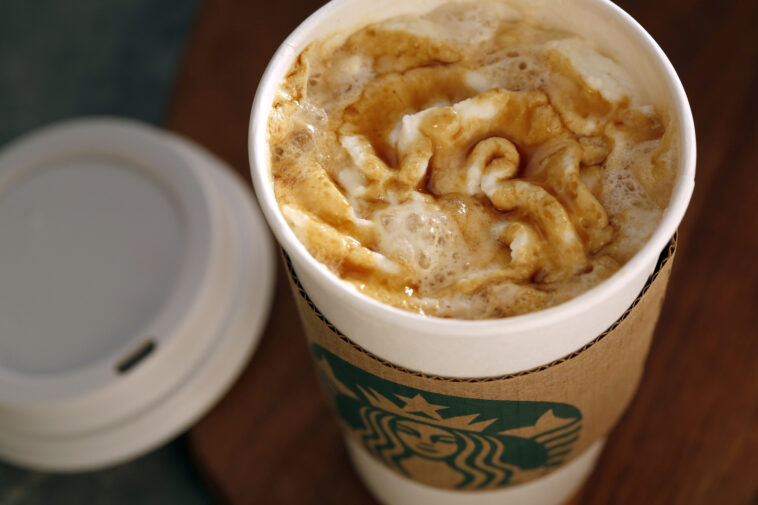 Does Starbucks caramel latte?