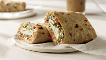 Does Starbucks have a breakfast wrap?