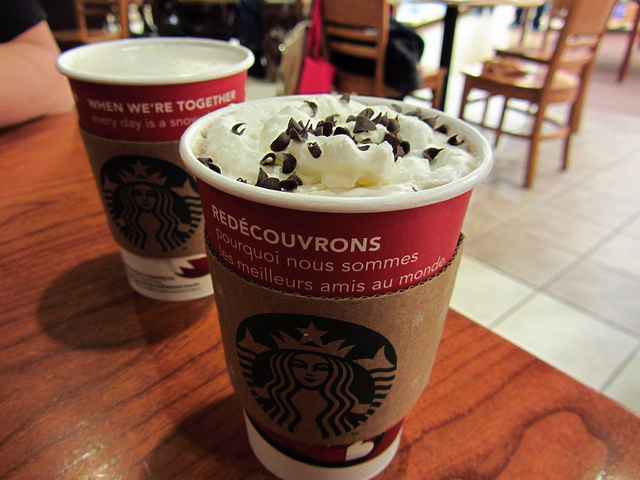 Does Starbucks hot chocolate have vanilla in it?