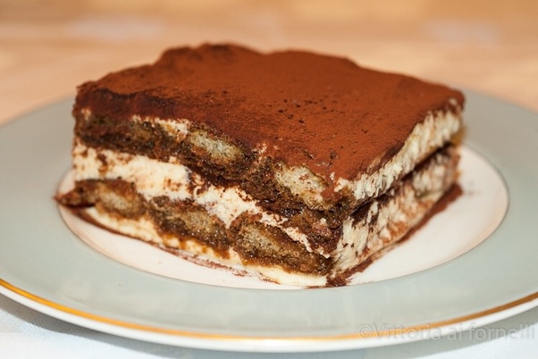 Does Starbucks tiramisu have alcohol?