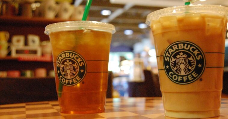 Does Starbucks unsweetened iced coffee have calories?