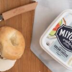 Does Starbucks use Philadelphia cream cheese?