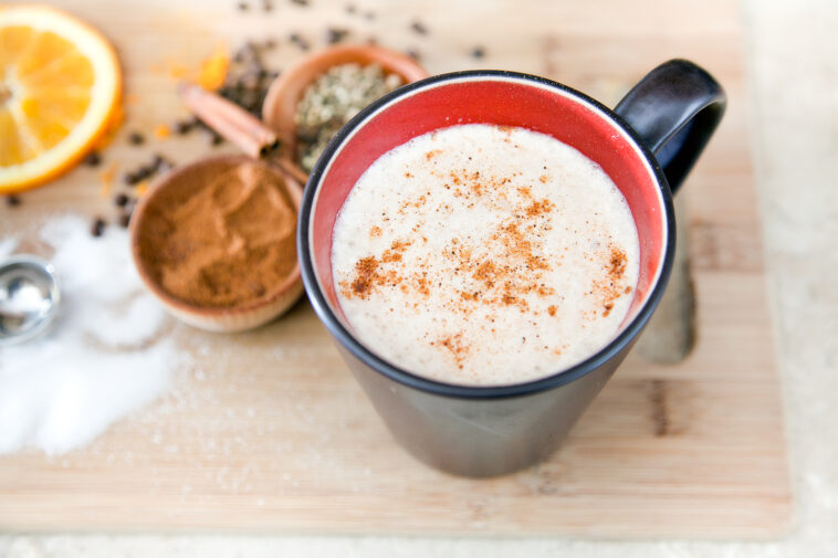 Does chai latte have caffeine Dunkin?