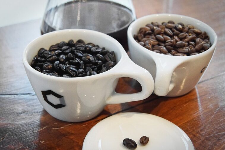 Does dark coffee have less caffeine?