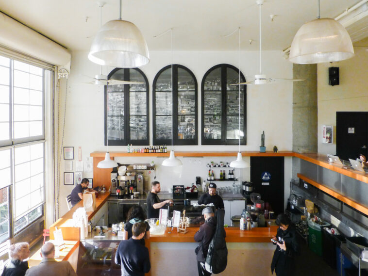 Does partners coffee have WiFi?