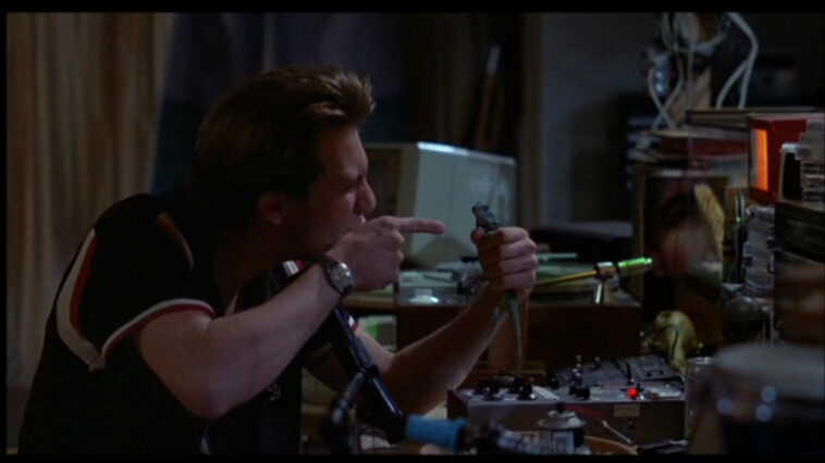 Does the velum move?