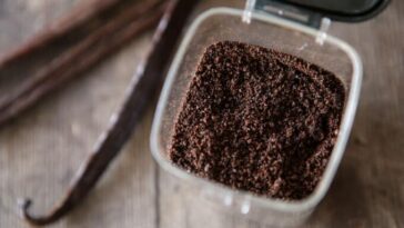 Does vanilla bean powder have sugar in it?