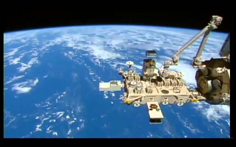 How do I get live satellite images?