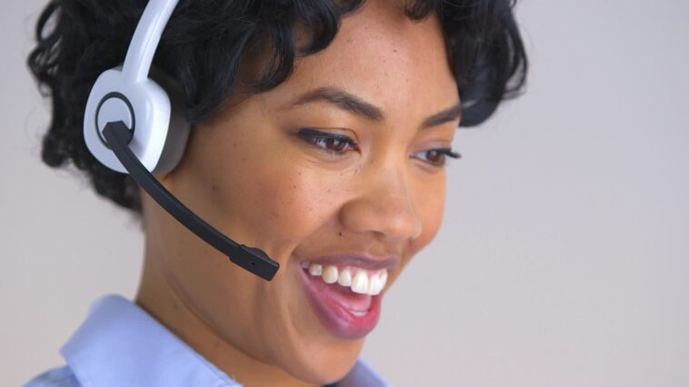 How do I speak to Macy's customer service?