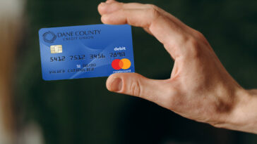 How do you get a 7Rewards card?